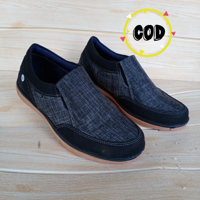 sepatu slip on pria casual murah