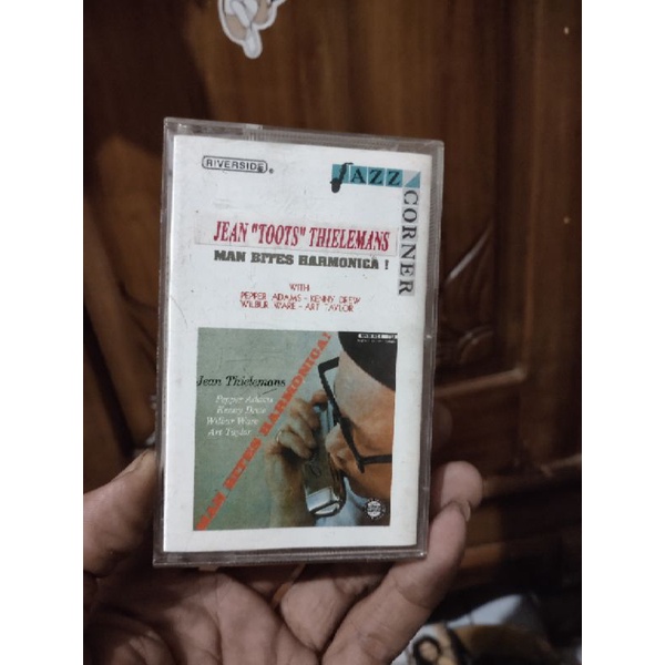 kaset pita tom scoot  - hip hop 2 - ost bring it on - stevie wonder - joe joe sample - jean thielemans - p diddy - tower of power - basement jaxx