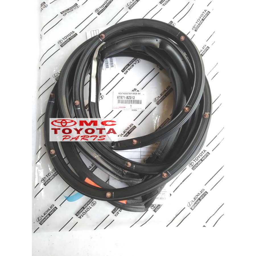 Karet Pintu Belakang / Tengah (Kanan, Kiri) Avanza Xenia lama 67871-BZ012 67872-BZ012