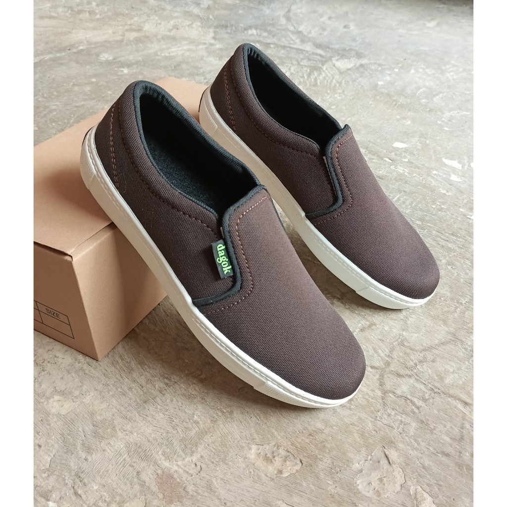 sepatu slip-on/ sepatu kasual/sepatu pria sepatu ket /sepatu sneaker tampa tali