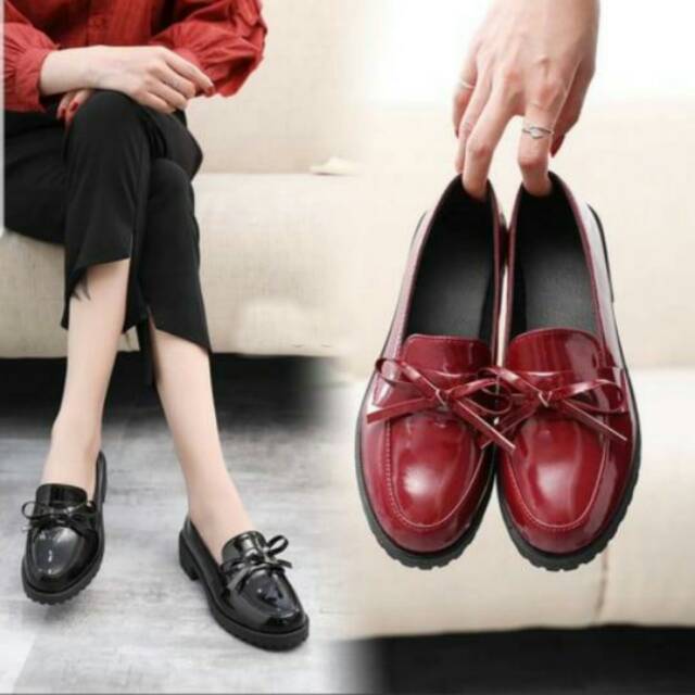 sepatu dr martens wanita