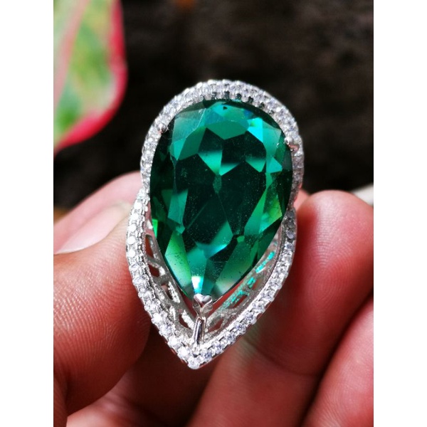 Batu permata zamrud biron