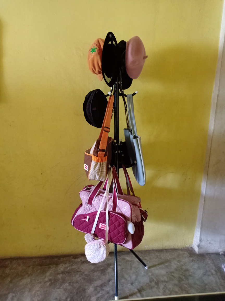 Stand Hanger Gantungan Baju Topi Tas Coat Jaket Multifungsi Gantungan Berdiri Hook Besi Serbaguna