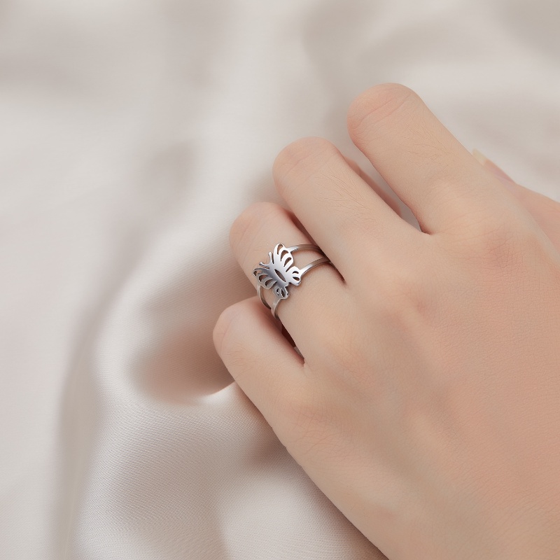 Cincin Bahan stainless steel Desain daisy Untuk Pria Dan Wanita