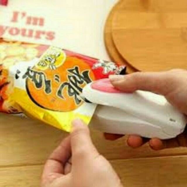 Traveling Snack Sealer / Hand Sealer