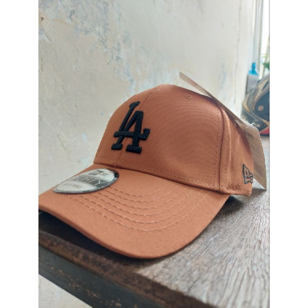 Topi Mlb x New Era LA Coklat Logo Hitam Original