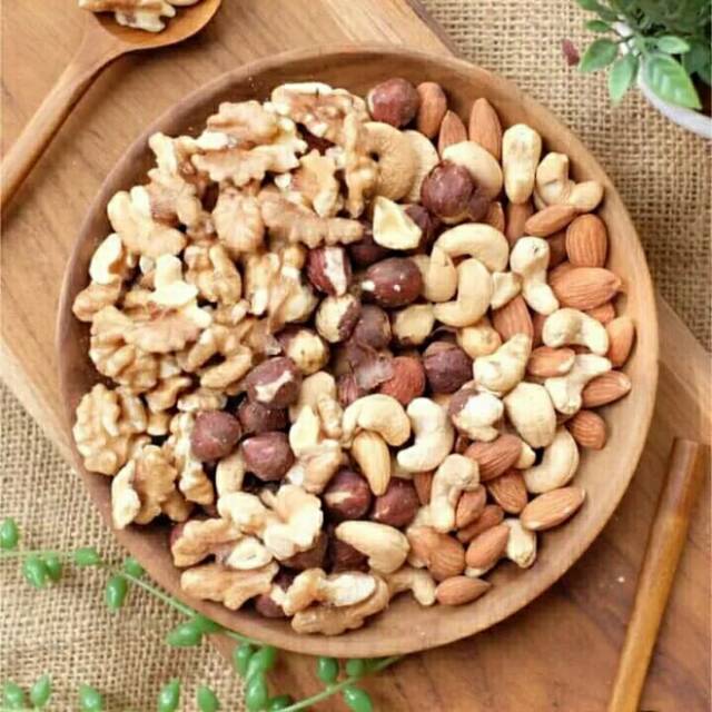

HS Kacang Panggang Campur 250 gram almond walnut hazelnut dan cashew mete