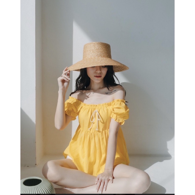 Qyo Studio Jenner Top Size M