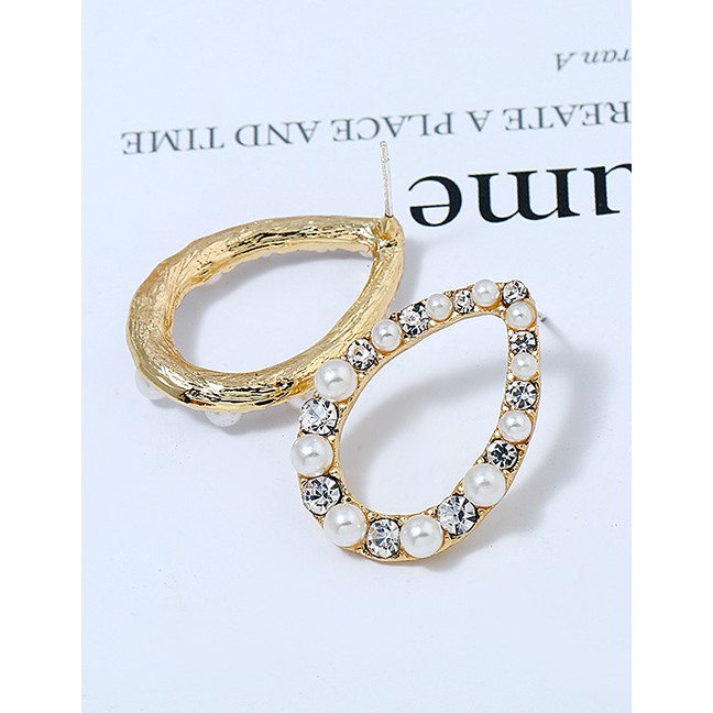 LRC Anting Tusuk Fashion Gold Textured Alloy Diamond Earrings F33187