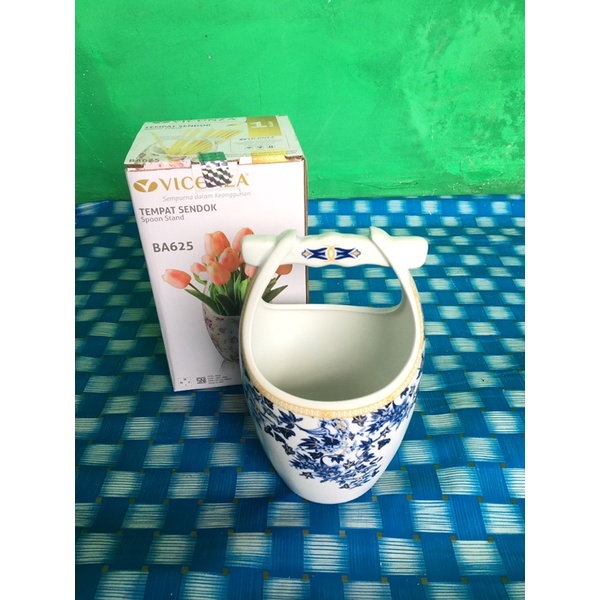 Tempat sendok vicenza