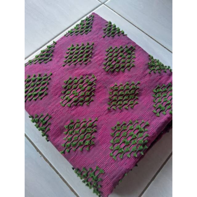 Kain tenun sutra bulu