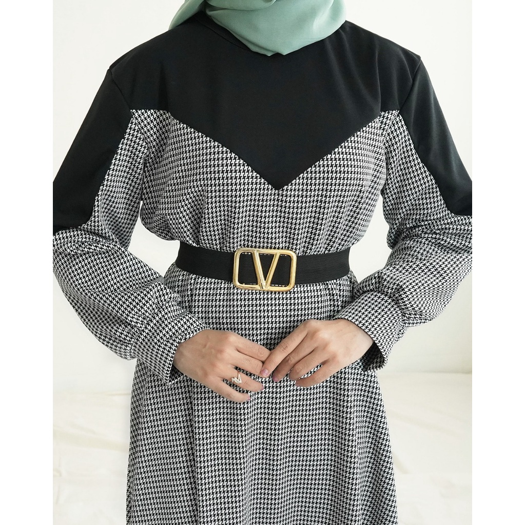 Gamis motif houndstooth + sabuk Valentino bahan voxy premium merk cocobee (926)