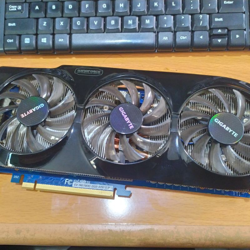 VGA NVIDIA GIGABYTE GTX 670 2GB 256BIT dan 6 pin to 16 pin