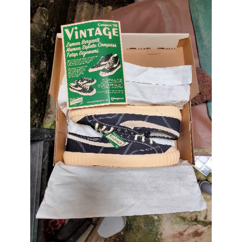 Sepatu Compass Vintage 98 Low Black Size 43