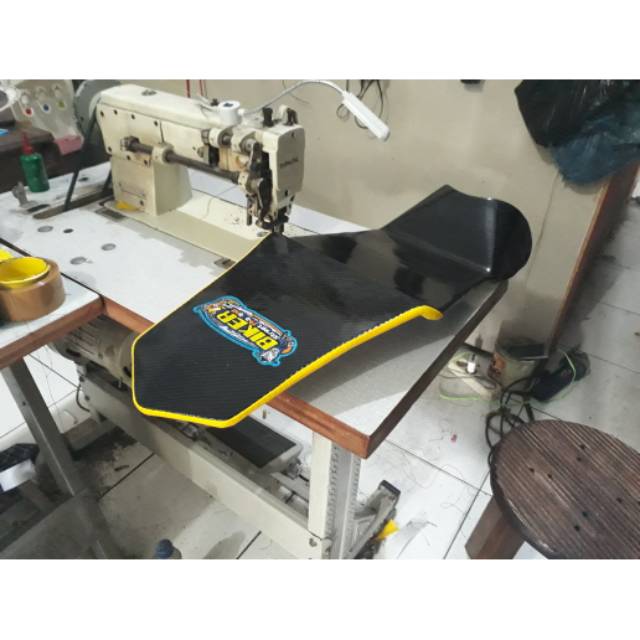 JOK VIXION SLIM MOTIF KARBON HITAM LIS KUNING