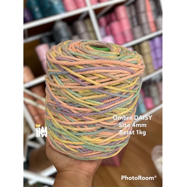 Tali katun warna DAISY OMBRÉ 1kg