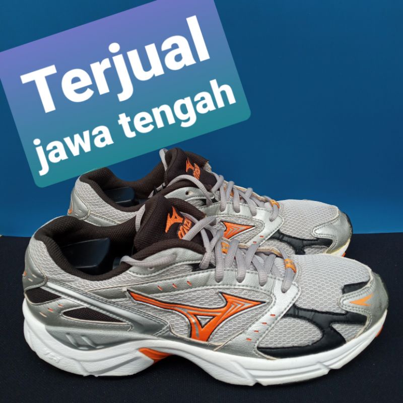 sepatu volly MIZUNO second