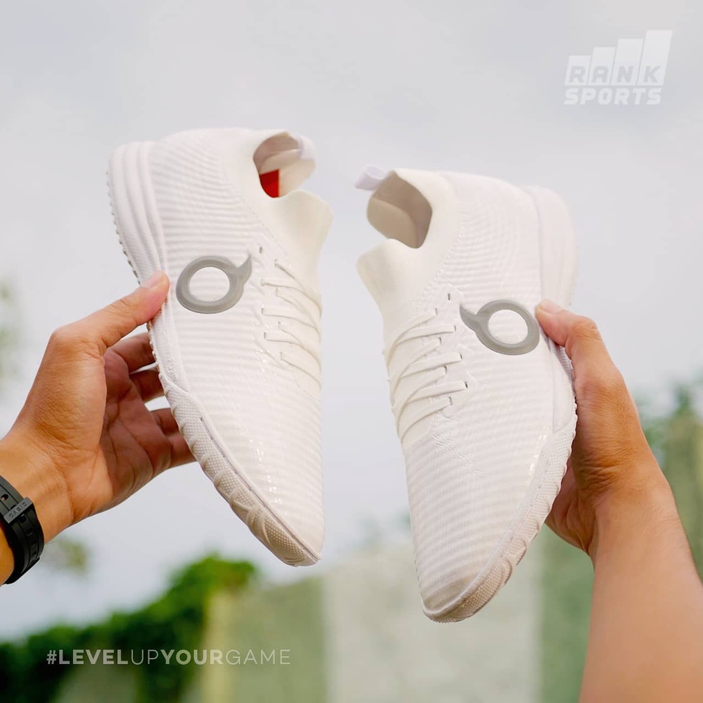 READY SEPATU FUTSAL ORTUSEIGHT CATALYST QUIVER - ALL WHITE(100%original) TERMURAH