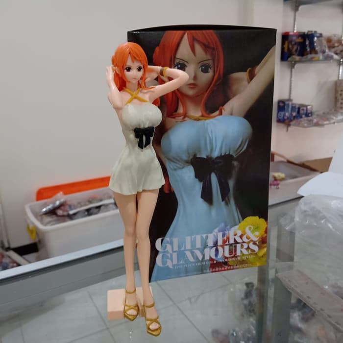 05277 miniature nami one piece figure nami one piece