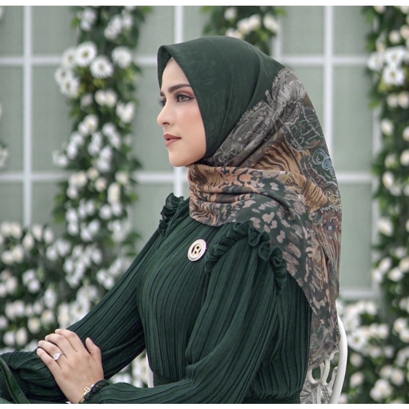 Buttonscarves Farsha Series-Jungle