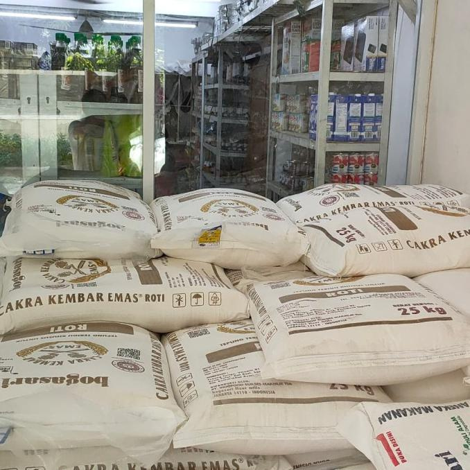 

TERMURAH cakra kembar emas tepung terigu 25 kg , gpjek grab only Kode 157