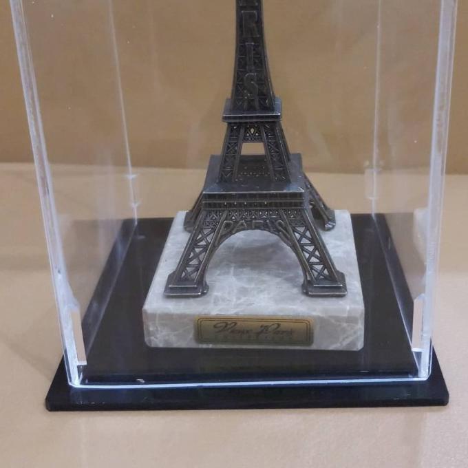 

Jual Acrylic Kotak Piala 16X16X26