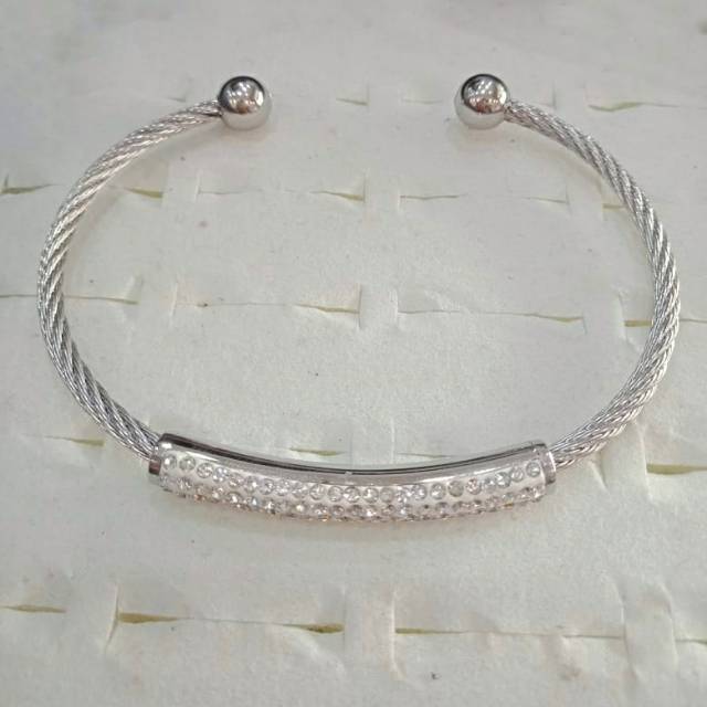 Gelang titanium anti karat dan tidak luntur
