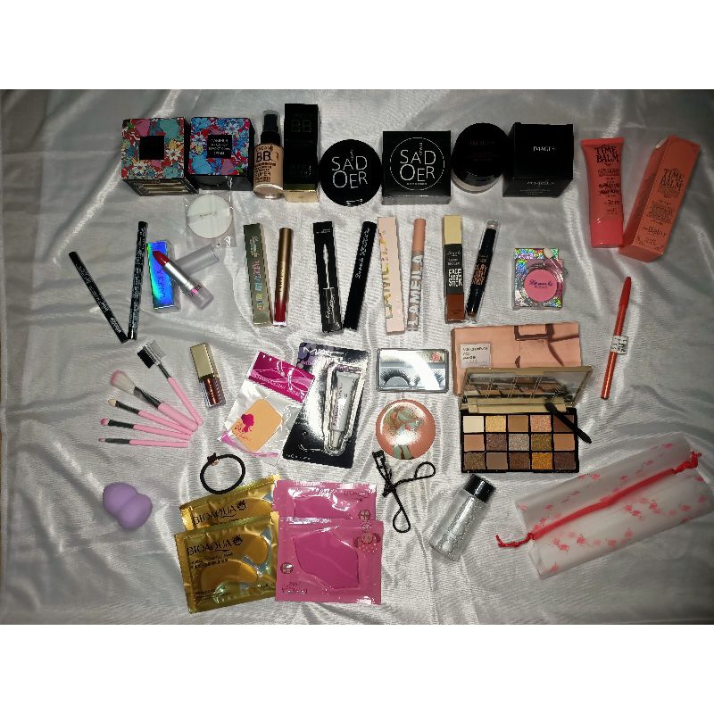 1 Set Make Up 30in1 Sepaket Lengkap Paket Kecantikan Set Kosmetik Perawan Wanita Kado Seserahan Pernikahan Tunangan Wanita Termurah