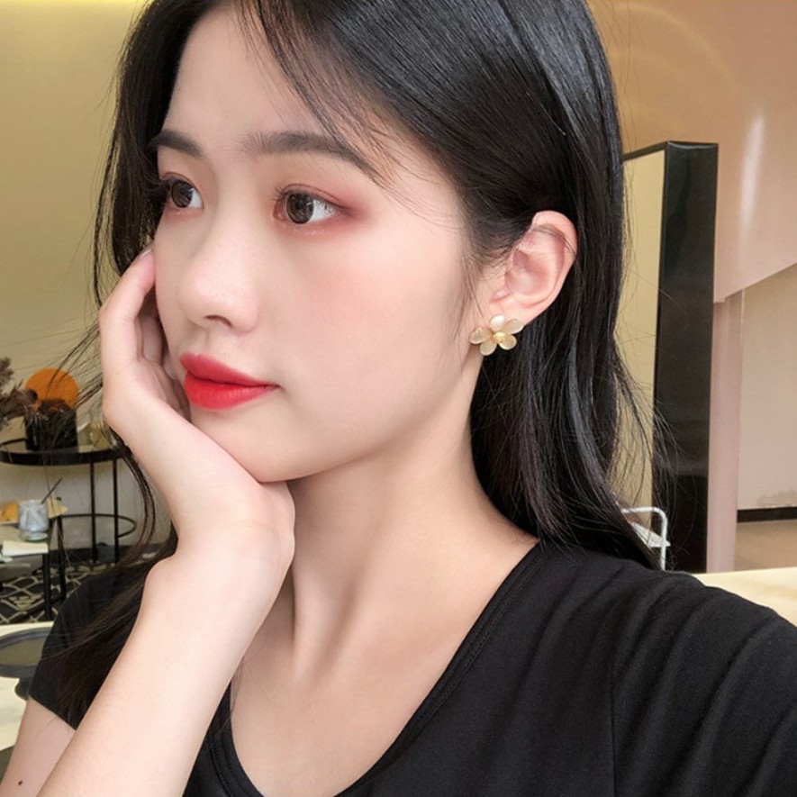 Anting Wanita Korea Bunga Kristal Putih Pollen/ Korean White Crystal Pollen Flower Earrings-3