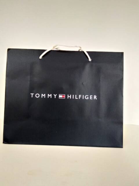 PAPER BAG BRANDED PAPERBAG TOMMY HILFIGER SIZE M tersedia harga grosir lebih hemat