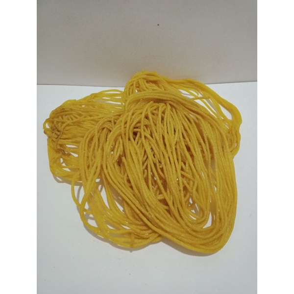 

Piscoklegit_ Mireng Mentah Kerupuk Mie Kuning Kerupuk Mireng Khas Banyumas Kemasan 500 Gram