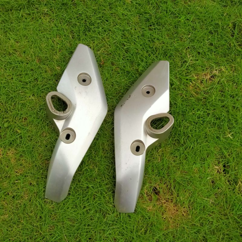 COVER PINGGIR HEADLAMP BYSON KUPINGAN LAMPU DEPAN YAMAHA BYSON LAMA BYSON KARBU ORIGINAL