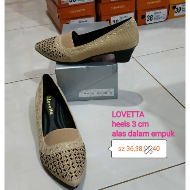 sepatu flat wanita merk LOVETTA