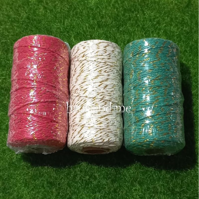 

Tali Souvenir Suvenir Bingkisan List Emas (per meter)