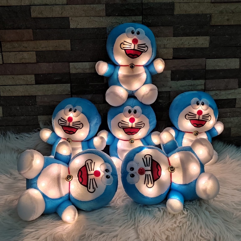 Boneka Doraemon Mini Lucu Imut Gemesin/ Boneka Doraemon Mini Wisuda Murah Bisa Nyala Ada Lampu LED nya Mainan Boneka Anak SNI