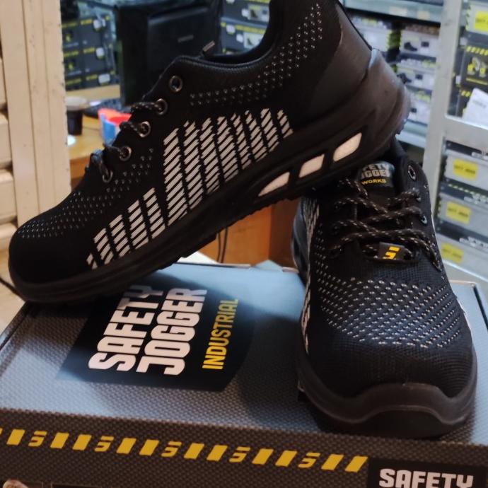 sepatu safety jogger fitz black