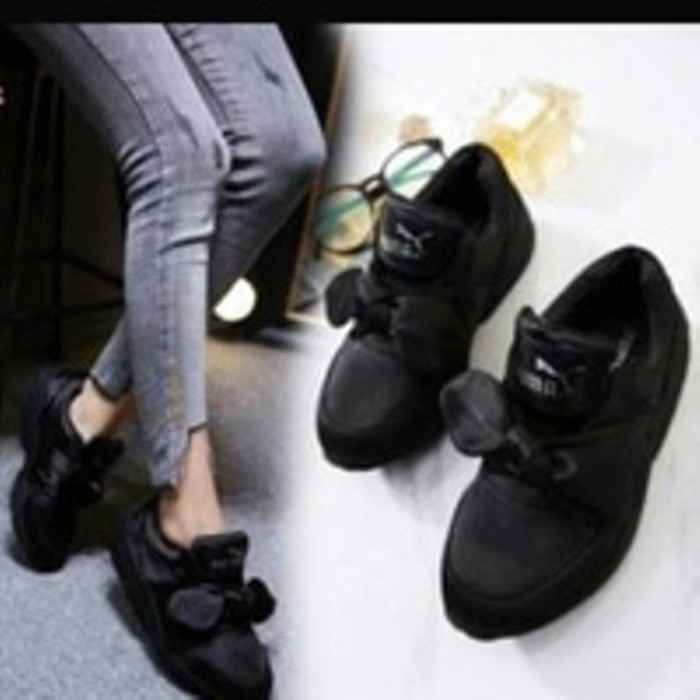 SEPATU WANITA PUMA PITA HITAM