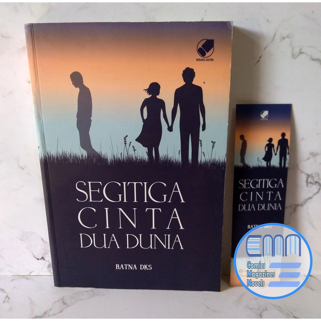 

Novel Segitiga Cinta Dua Dunia - Ratna DKS - Bhuana Sastra