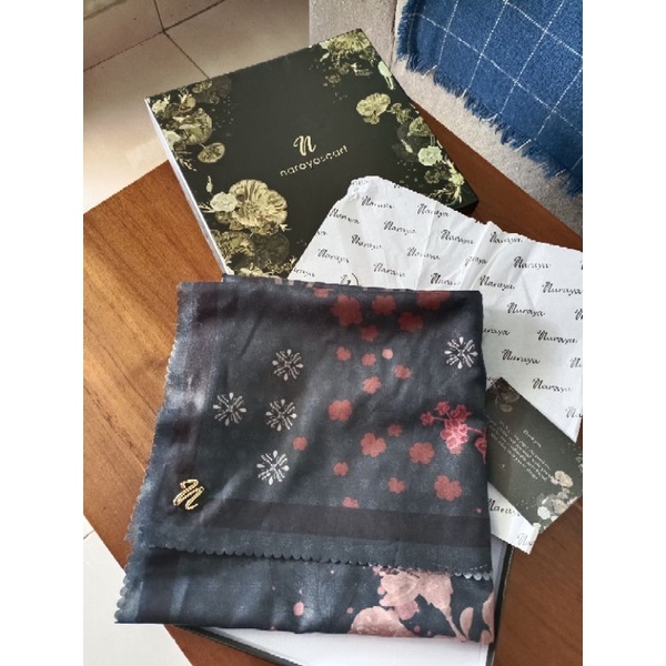 naraya scarves