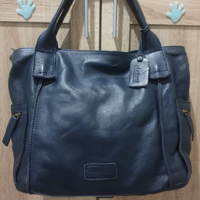 Abekani Emersonia Navy Single