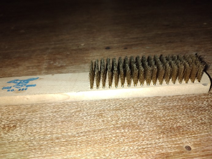 Sikat Kawat Kuningan / Sikat Besi Gagang Kayu Eagle Brand 8 Baris