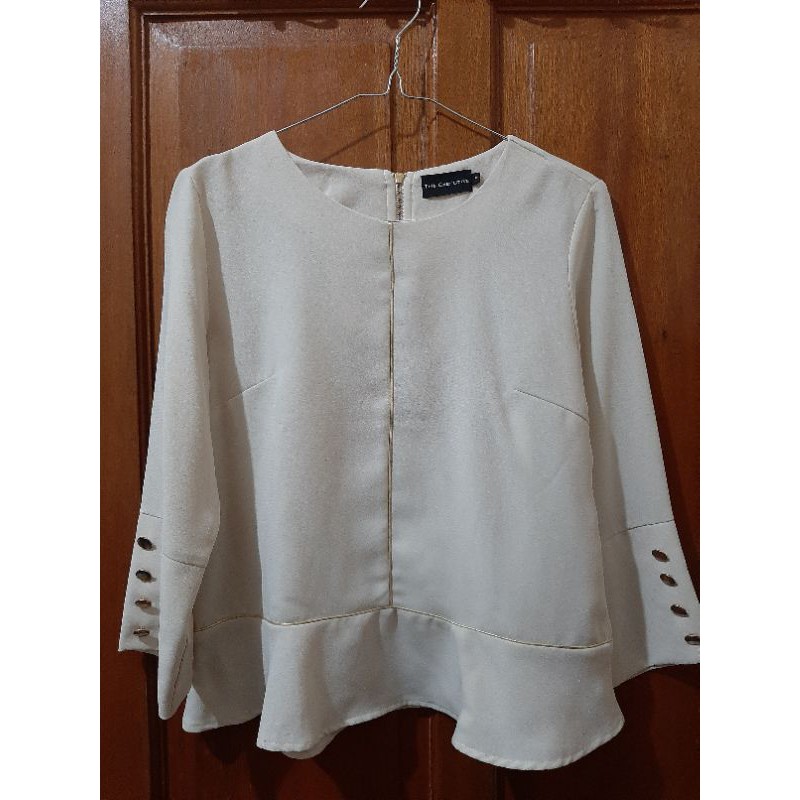 PRELOVED BLOUSE THE EXECUTIVE