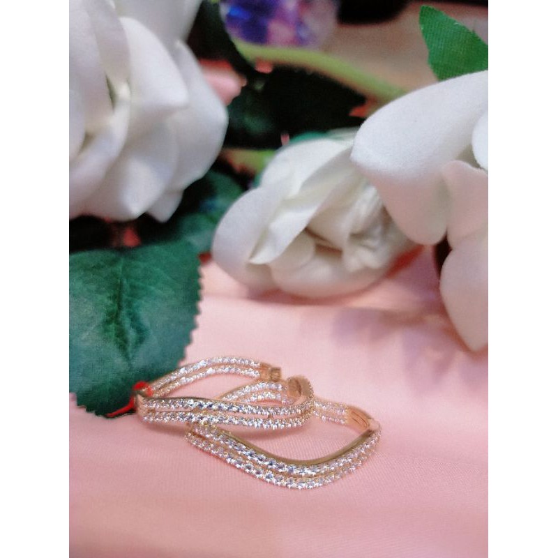 anting mata bulat besar