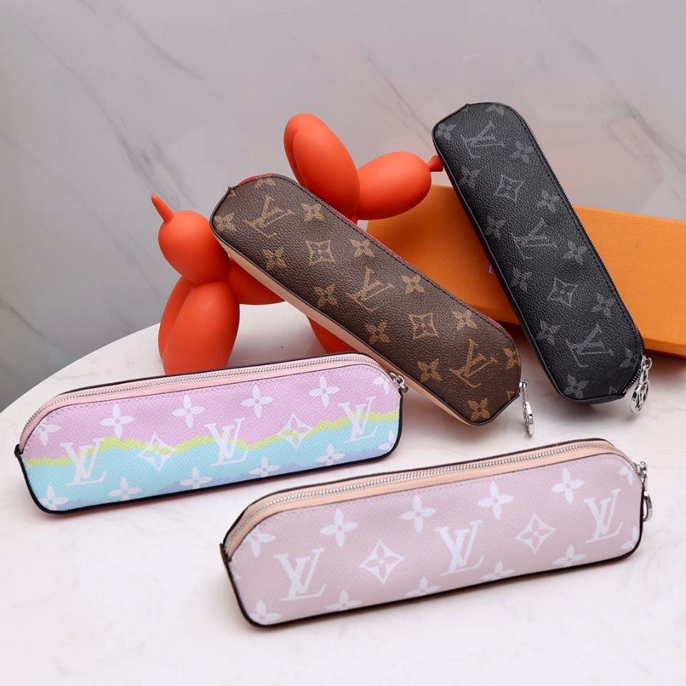 

LV Classic Canvas Pencil Case Simple Outdated Style Student Must-Have Items