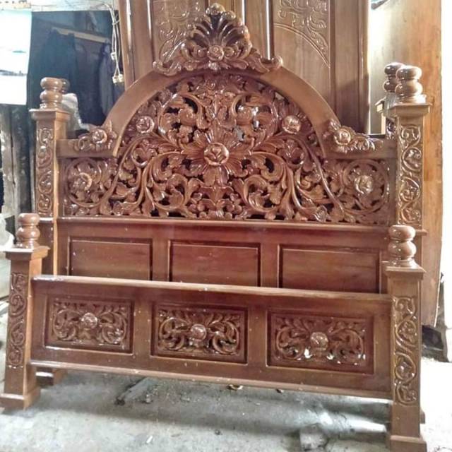 RANJANG TIDUR KDI TEMPAT TIDUR UKIR JATI JEPARA