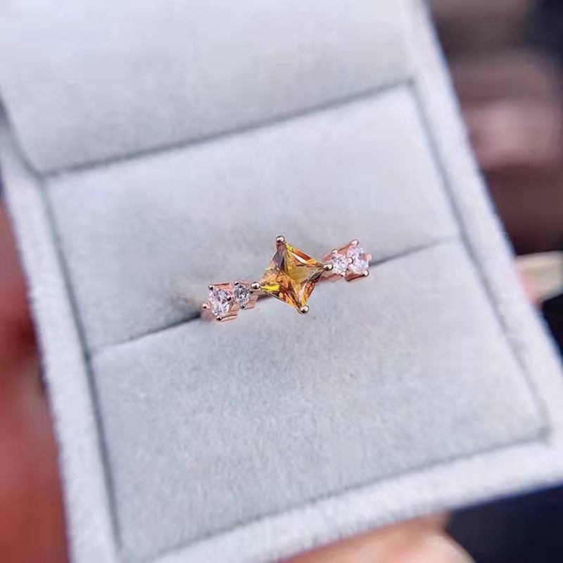 Cincin Minimalis Gaya Korea Dengan Cubic Zirconia Bentuk Persegi Warna Kuning Untuk Wanita