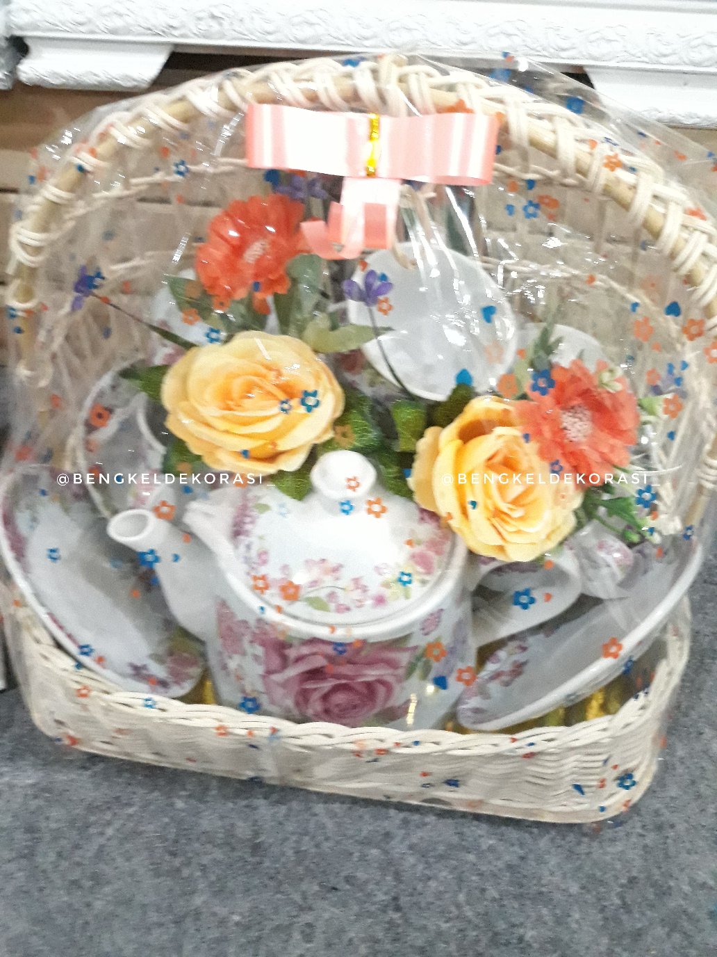 Anyaman Putih Model Kotak Isi 2 Pcs