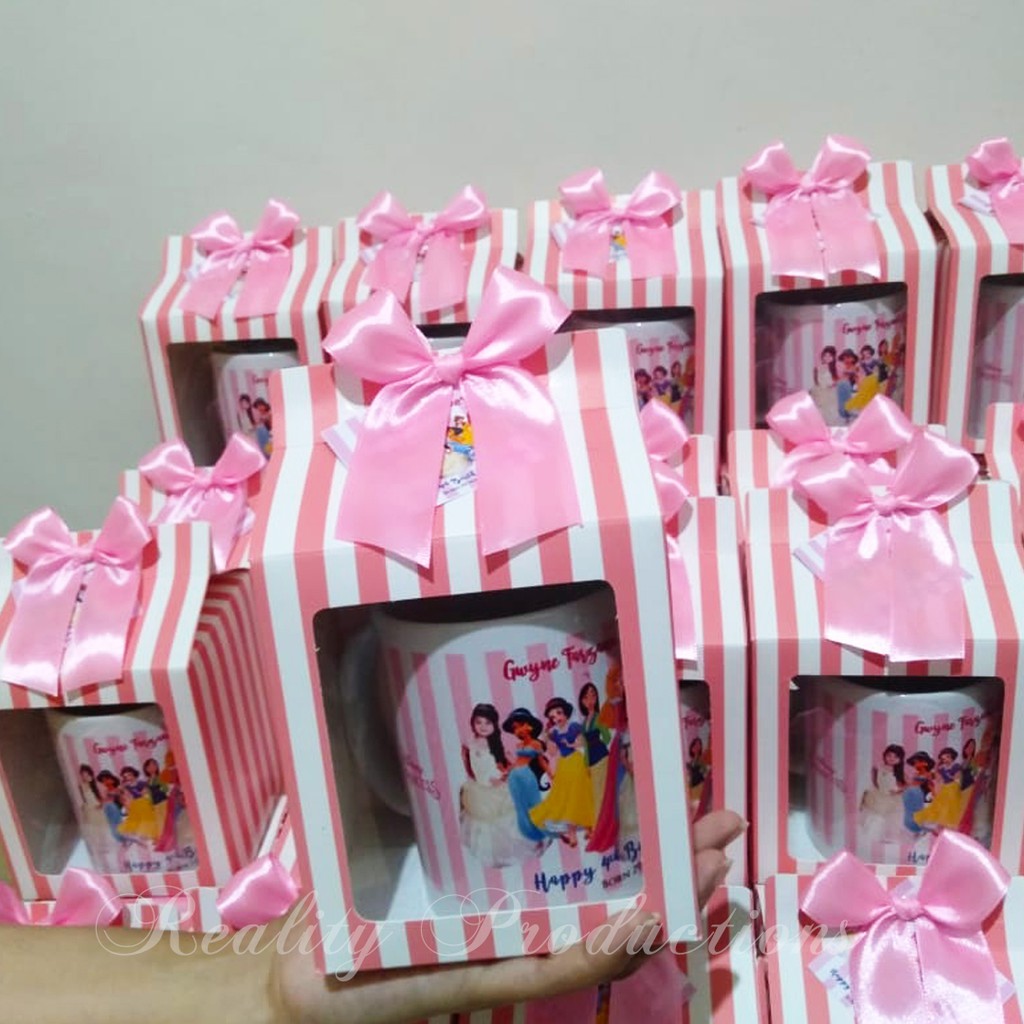 Grosir Souvenir Mug Ultah Aqiqah Kemasan Cute Box Desain Custom Free Card Minimal 24 Pcs