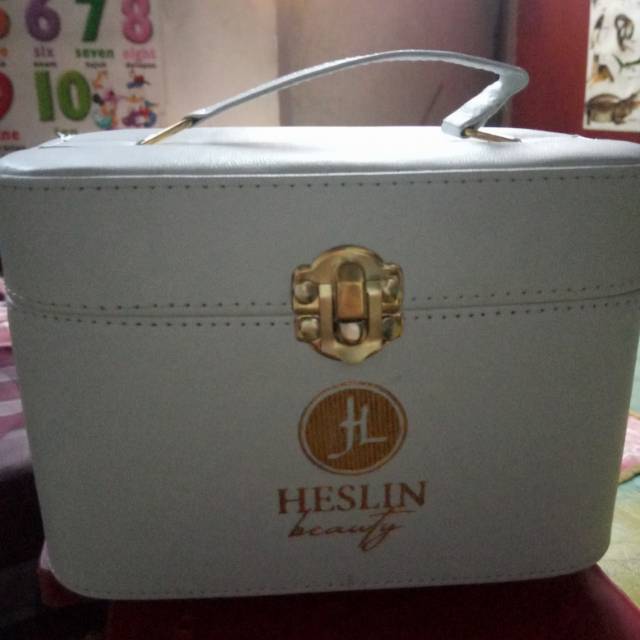 Heslin beauty