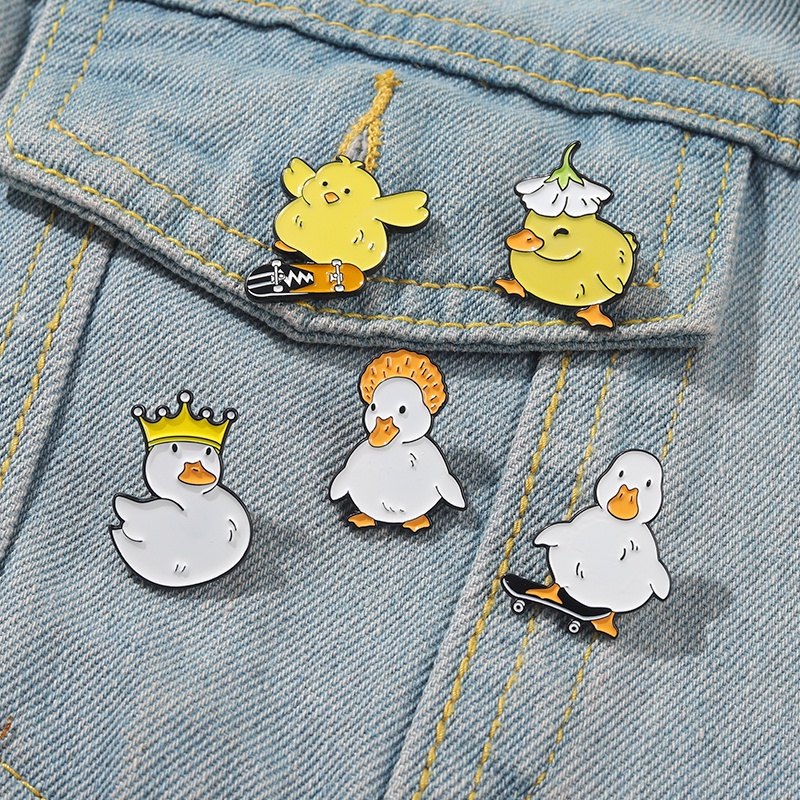 Cartoon White Duck Enamel Lapel Pin Cute Animal Badge Brooch Backpack Jewelry Girls Women's Clothing